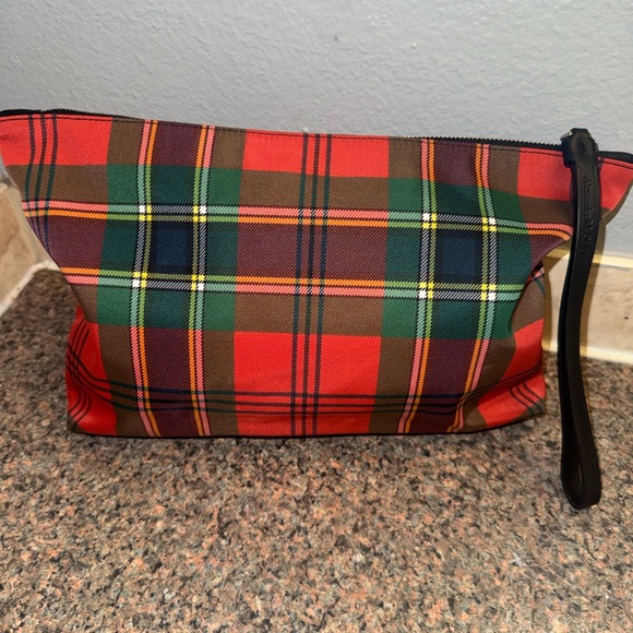 Alexander McQueen Handbags - Alexander McQueen rare Red Green Tartan Plaid Wristlet Clutch NWOT!!!